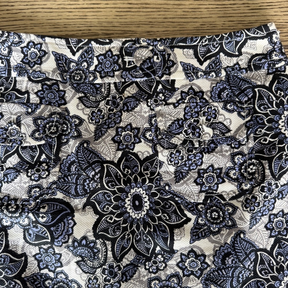 Ann Taylor LOFT Blue Black Floral Mandala Jacquard Mini Skirt Size 4 217206 - Picture 2 of 8